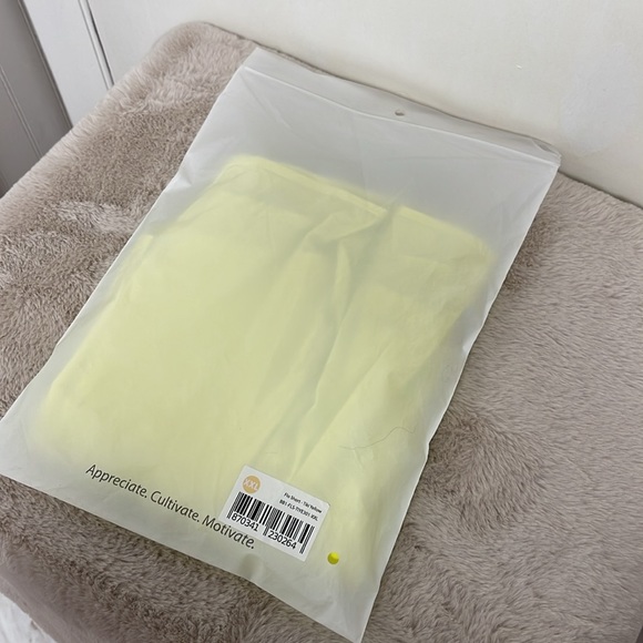 NWT Buffbunny Flo shorts - Picture 10 of 10